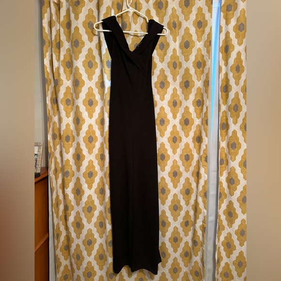 Off the shoulder Lulus Jumpsuit in black, size small - Picture 7 of 7